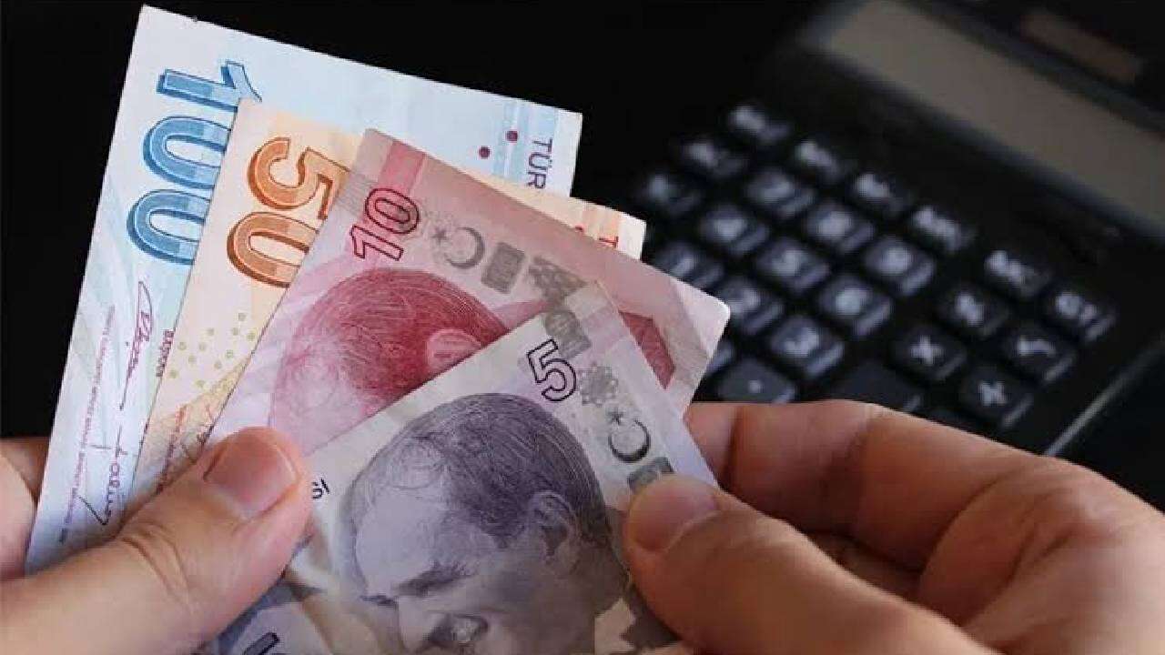 2000–2008 arası sigortalılar dikkat: SGK Uzmanı Özgür Erdursun kademeli emeklilik için o tarihi işaret etti! 10